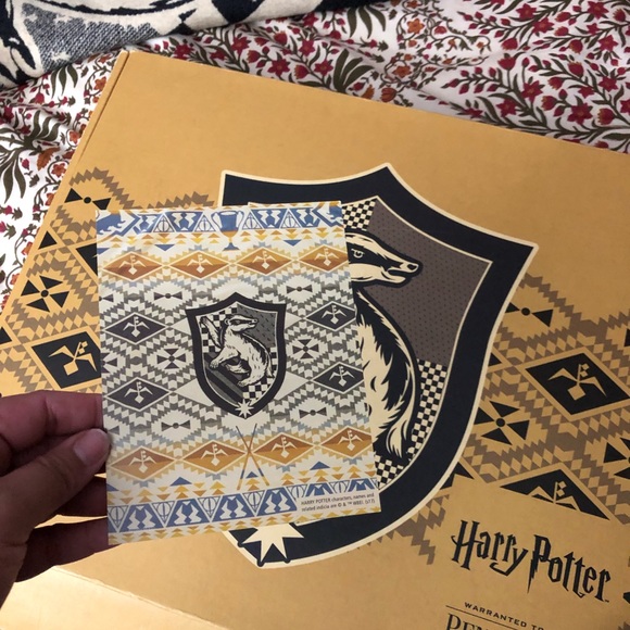 Happy Potter Hufflepuff Pendleton blanket - Picture 6 of 8